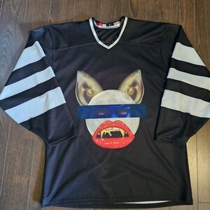 ULTRA RARE Eminem And Rhianna Monster Tour Jersey Trapstar. Size LARGE